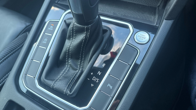 Volkswagen Passat 2.0 TDI EVO SCR R-Line 5dr DSG Diesel Estate